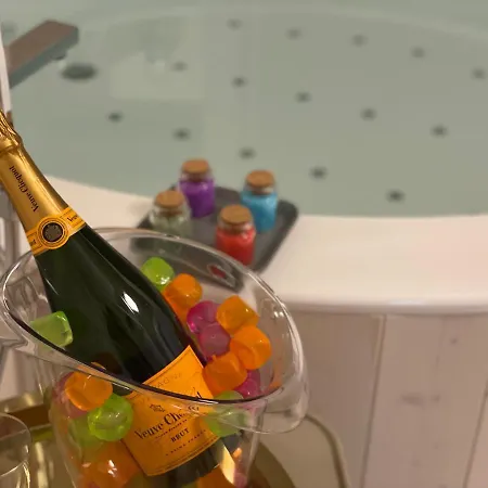 Albatros - Luxury Bed & Breakfast 4*